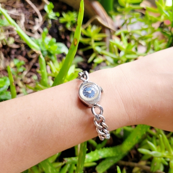 Vintage Ferex Dainty Silver & Navy Classic Chain Watch - Picture 7 of 10